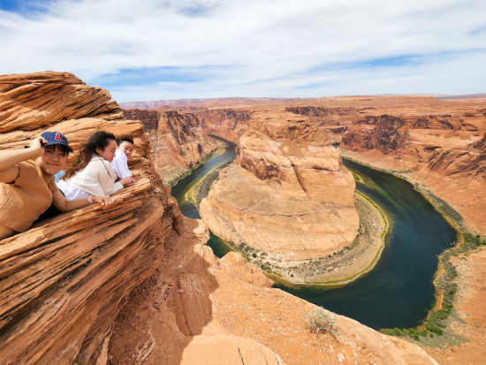 ラグジュアリーバンで行く グランドサークルツアー　グランドキャニオン＆アンテロープ＆モニュメントバレーなど＜4日間または5日間／乗合／日本語ドライバーガイド＞