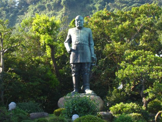 鹿児島市内発着貸切観光タクシー　定番観光スポット巡り　仙厳園＋石橋記念公園＋西郷隆盛銅像＋城山展望台などへご案内＜3～3.5時間／市内ホテル・鹿児島中央駅発着＞