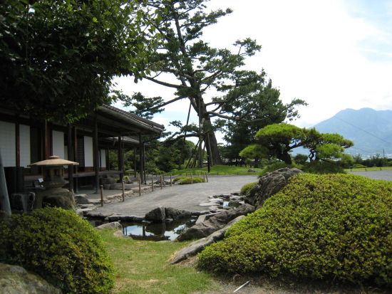 鹿児島市内発着貸切観光タクシー　定番観光スポット巡り　仙厳園＋石橋記念公園＋西郷隆盛銅像＋城山展望台などへご案内＜3～3.5時間／市内ホテル・鹿児島中央駅発着＞