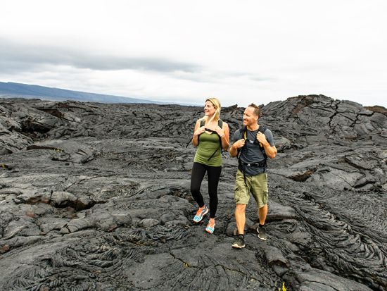 ハワイ島　キラウエア火山国立公園ハイキングツアー　大地のエネルギーを感じながら世界遺産を堪能！貸切プランあり＜現地集合／英語ガイド＞