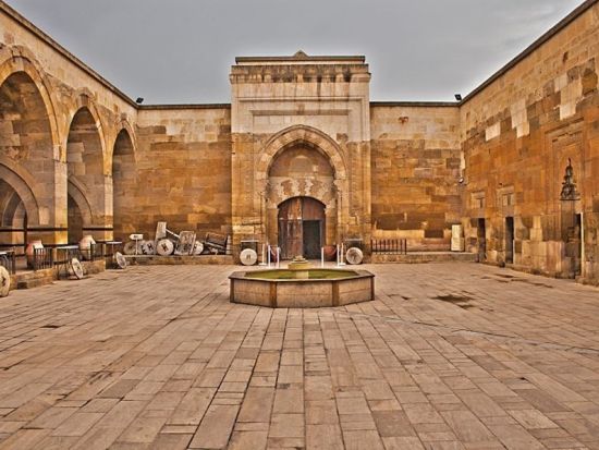 世界遺産カッパドキア 2泊3日ツアー　ギョレメ＋ウフララ渓谷＋地下都市　洞窟ホテルに2連泊　気球付きプランあり＜貸切／日本語ガイド／カッパドキア発＞