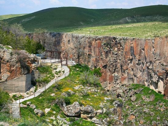 世界遺産カッパドキア 2泊3日ツアー　ギョレメ＋ウフララ渓谷＋地下都市　洞窟ホテルに2連泊　気球付きプランあり＜貸切／日本語ガイド／カッパドキア発＞