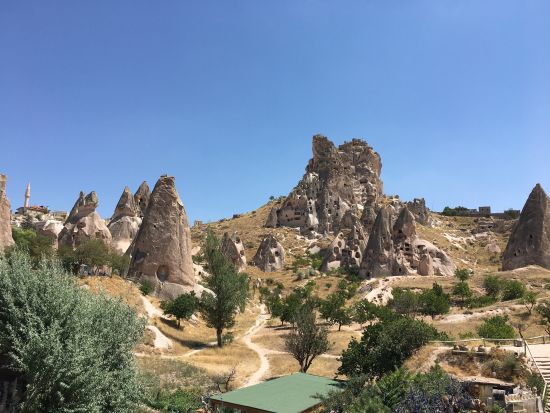 世界遺産カッパドキア 1泊2日ツアー　ギョレメ＋ウフララ渓谷＋地下都市　洞窟ホテル泊　気球付きプランあり＜貸切／日本語ガイド／カッパドキア発＞