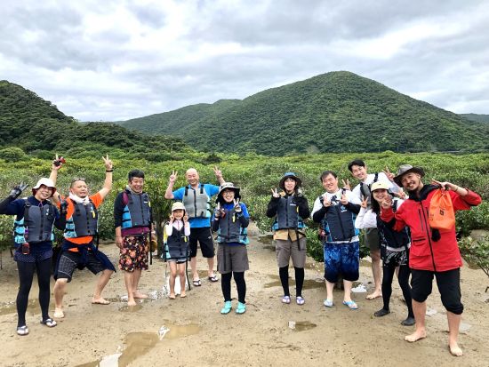 マングローブカヌー＆モダマの滝散策ツアー　世界自然遺産奄美の大自然を満喫　3歳から参加OK！動画撮影無料プレゼント＜半日／住用町＞