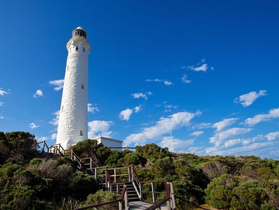 Australia_Western Australia_Cape Leeuwin Lighthouse_shutterstock_113351743