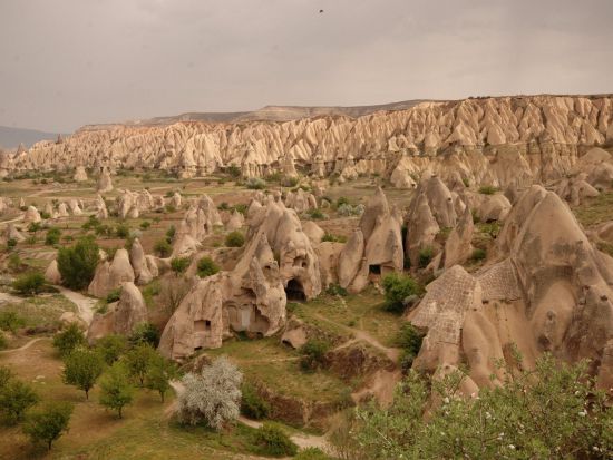 世界遺産カッパドキア＋トゥズ湖 2泊3日ツアー　ギョレメ＋トゥズ湖＋地下都市　洞窟ホテルに2連泊　気球付きプランあり＜貸切／日本語ガイド／カッパドキア発＞