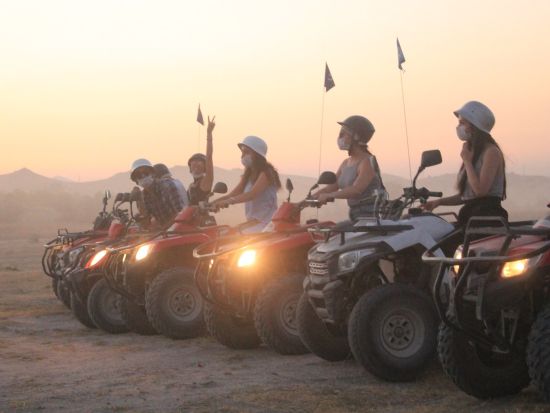 世界遺産カッパドキア　四輪バギーで巡る絶景ツアー＜選べる出発時間／約1～2時間／英語／カッパドキア発＞＊前日まで予約受付中