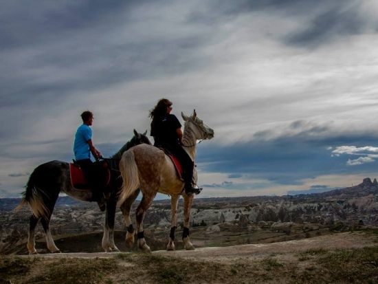 世界遺産カッパドキア　乗馬サファリ　大地を駆け抜ける絶景ツアー＜選べる出発時間／約1～2時間／英語／カッパドキア発＞＊前日まで予約受付中