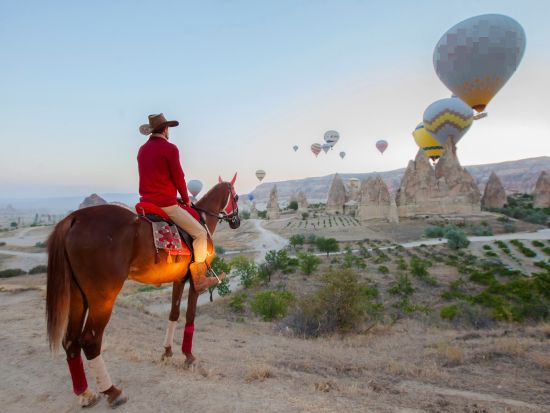世界遺産カッパドキア　乗馬サファリ　大地を駆け抜ける絶景ツアー＜選べる出発時間／約1～2時間／英語／カッパドキア発＞＊前日まで予約受付中