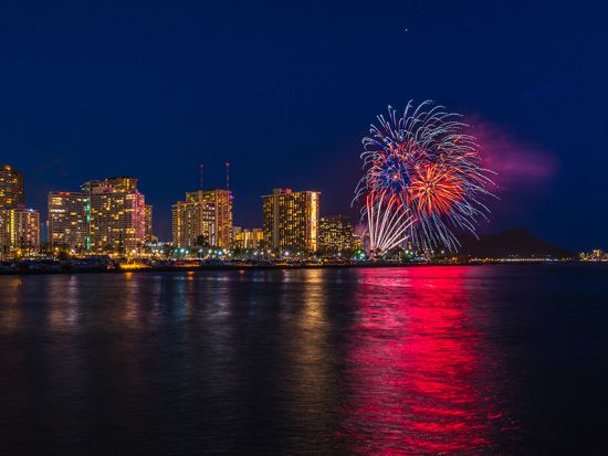 花火鑑賞クルーズ　花火を見ながらのロマンチックなクルージング＜金曜日限定／ケワロ湾発＞by Hawaii Nautical