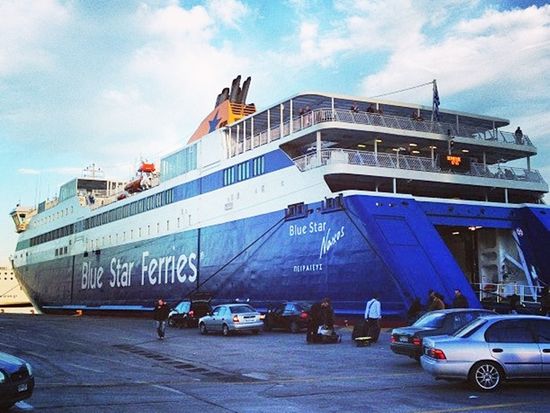 tranfer_Piraeus_port