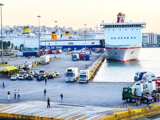 【港送迎】アテネ・ピレウス港 ⇔ アテネ市内または郊外 ＜貸切／英語ドライバー＞