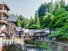 pixta_84248055_M