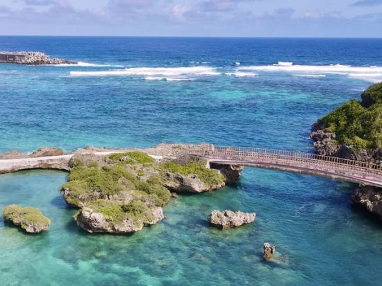 クリアカヤックツアー　海面に浮かびながら海の中を覗ける！ドローン撮影＆高画質写真データをその場でプレゼント＜2～6歳まで参加無料／当日予約可／1時間／宮古島＞