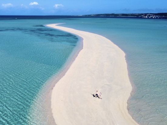 【貸切】ユニの浜クリアSUP＋ウミガメシュノーケリング 360℃海に囲まれた絶景が広がる幻の島「ユニの浜」へ＜送迎可能／宮古島＞by 宮古島マリン SUGAR3