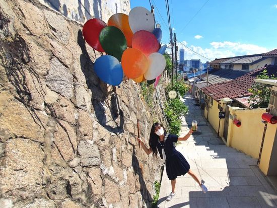 ソウル市内観光ツアー　リピーターに人気！恩平韓屋村＋津寛寺＋益善洞＋駱山公園＋梨花壁画村＜1日／日本語ガイド／ カルマンドゥ昼食付／明洞解散＞