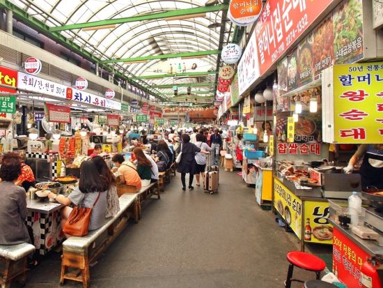 ソウル市内半日観光ツアー 6つの定番凝縮！景福宮＋守門将交代式＋北村＋仁寺洞＋益善洞＋広蔵市場 「プチョンユッケ」昼食や個室アカスリプラン選択可＜午前／日本語＞