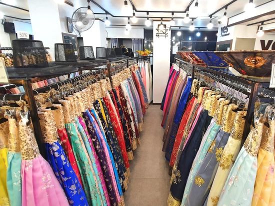 ソウル市内 半日観光ツアー　世界遺産 昌徳宮（チャンドックン）＋宗廟＋西巡邏道（ソスンラギル）チマチョゴリ体験も！＜午前／日本語ガイド＞