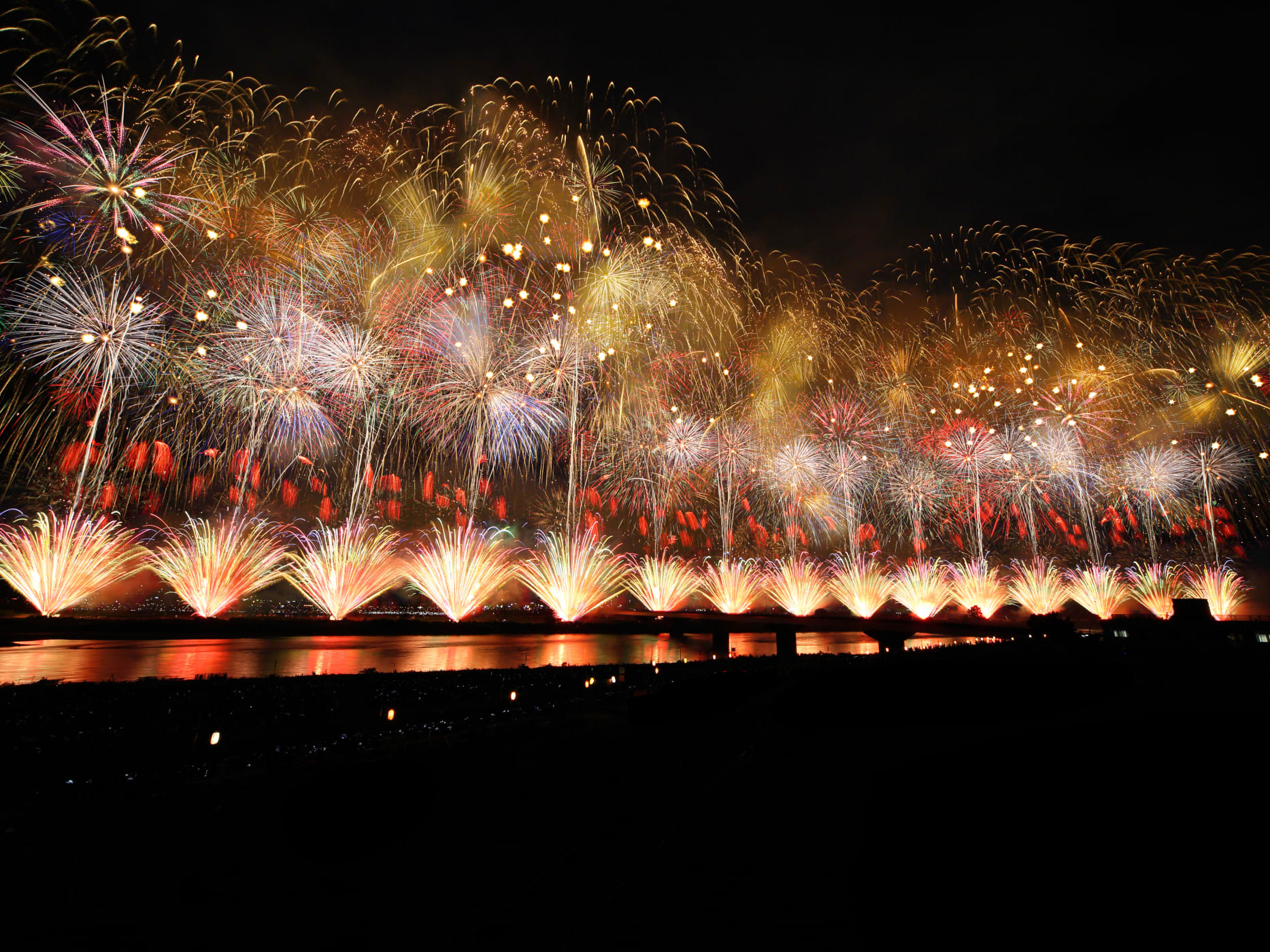 新作☆ 長岡まつり大花火大会 2023年8月2日 ベンチ席G2枚 - イベント