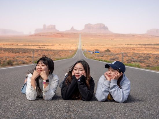 絶景ホテル「ビューホテル」＆グランドキャニオン公園内宿泊 2泊3日　モニュメントバレー＆グランドキャニオン＆アンテロープ＆セドナ＜貸切／日本語ドライバーガイド＞