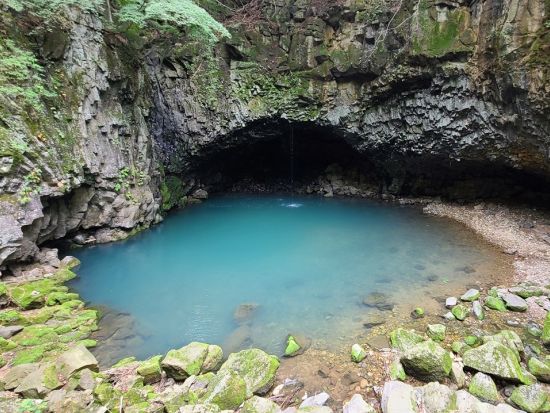 抱川(ポチョン)1日観光　ドラマロケ地巡り　抱川アートバレー＆「愛の不時着」「キム秘書がいったいなぜ」抱川漢灘江空の橋＆鳩嚢の滝 ＜午前発／昼食付き＞