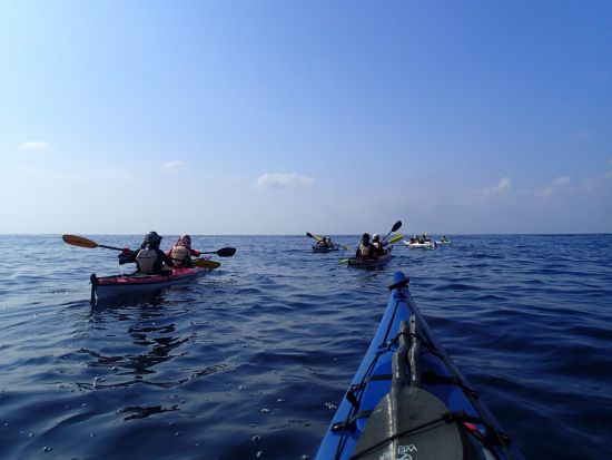 屋久島シーカヤック半日ツアー 屋久島公認ガイド 田脇さんがご案内 その日の最適なロケーションでツーリング by ショアーズ