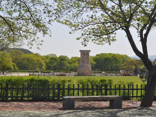 釜山発！慶州観光ツアー　3大世界遺産巡り　石窟庵と仏国寺＋瞻星台（歴史遺跡地区）＋良洞村　充実の凝縮プラン　韓定食ランチ＜1日／日本語ガイド／ホテル送迎付＞