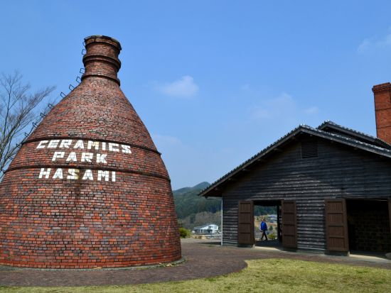 嬉野温泉駅発／武雄市内着貸切観光タクシー　有田焼と波佐見焼の窯元訪問　観音菩薩仏画＋有田ポーセリンパークもご案内　＜約5時間＞ by 温泉タクシー株式会社 
