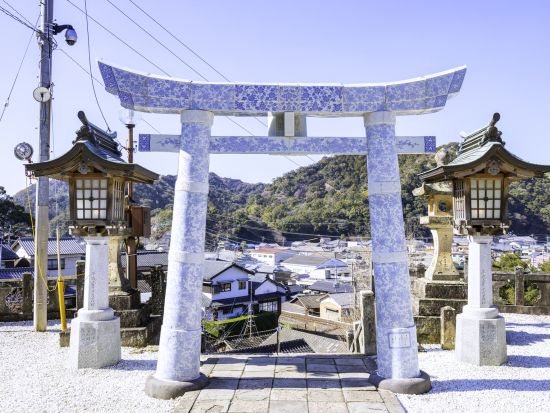 嬉野温泉駅発／武雄市内着貸切観光タクシー　有田焼と波佐見焼の窯元訪問　観音菩薩仏画＋有田ポーセリンパークもご案内　＜約5時間＞ by 温泉タクシー株式会社 