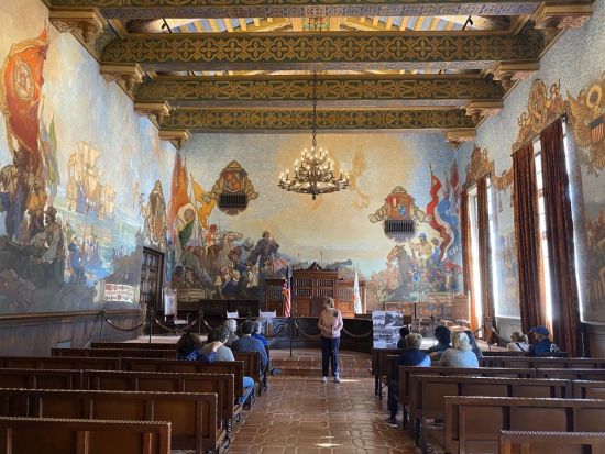 サンタバーバラ＆ソルバング 南カリフォルニアを楽しむ日帰りツアー ワイナリー見学付き＜日本語ガイド／ロサンゼルス発着＞ 