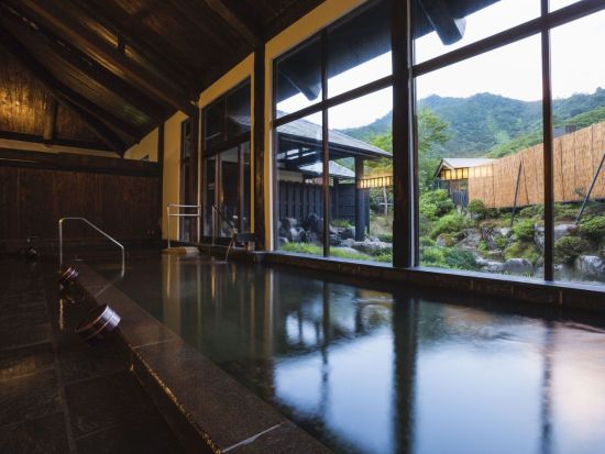 古民家ホテル「ryugon」 日帰り温泉＋ラウンジ利用プラン 雪国の古民家ホテルで風情を感じる穏やかなひととき ＜飲み物・スナック付き／南魚沼＞