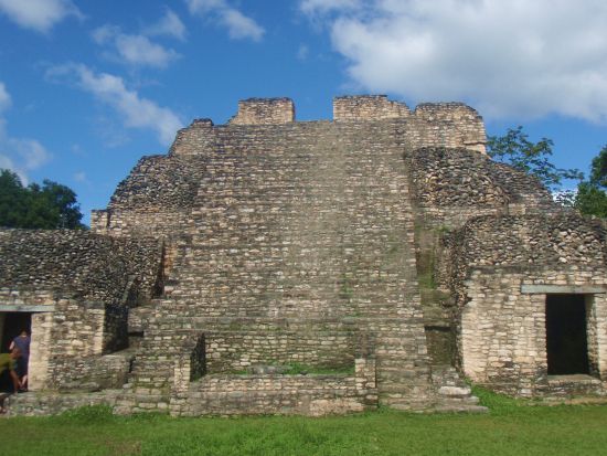 ベリーズ最大級のマヤ遺跡！カラコル遺跡日帰り観光ツアー＜日本語または英語ガイド／ベリーズシティ発＞