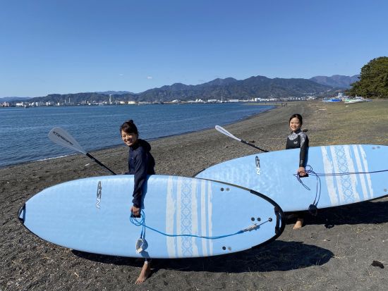 SUP（スタンドアップパドル）スクール　バックに富士山を臨む三保の海でSUPを体験！＜半日または1日／清水＞by gosea's surf