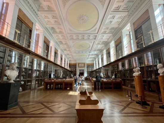 おすすめガイドと行く！バッキンガム宮殿衛兵行進＋大英博物館　1日徒歩観光ツアー＜少人数制or貸切から選択可／ロンドン発＞by スタイルゲート