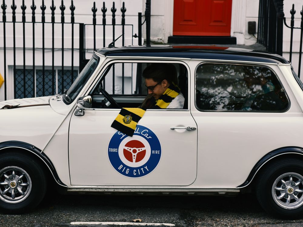 ハリーポッターのロケ地めぐり3時間ツアー レトロなミニクーパーで移動 9 3 4番線チケット付き 貸切 英語ガイド イギリス ロンドン 旅行の観光 オプショナルツアー予約 Veltra ベルトラ