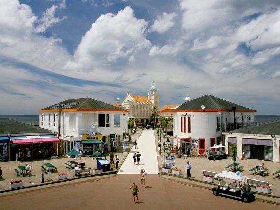 福岡市内発着観光タクシー　福岡市内観光　大濠公園＋福岡城跡＋日本庭園＋福岡タワー＋マリゾンなどご希望の場所へご案内 ＜最大9名／3時間＞