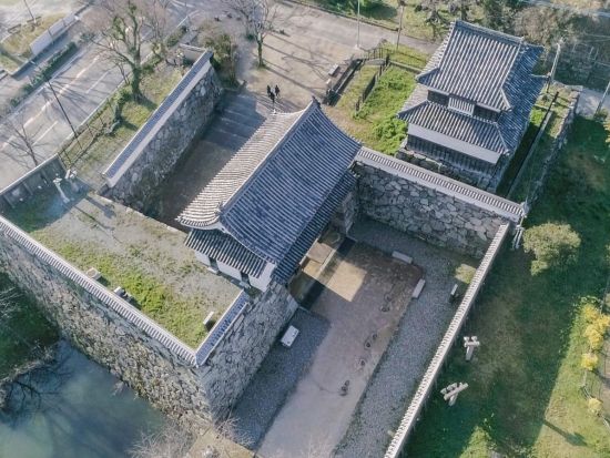 福岡市内発着観光タクシー　福岡市内観光　大濠公園＋福岡城跡＋日本庭園＋福岡タワー＋マリゾンなどご希望の場所へご案内 ＜最大9名／3時間＞