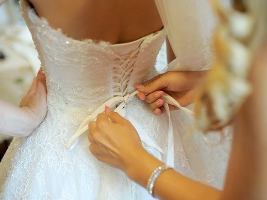 Wedding_Dress_shutterstock_121019497