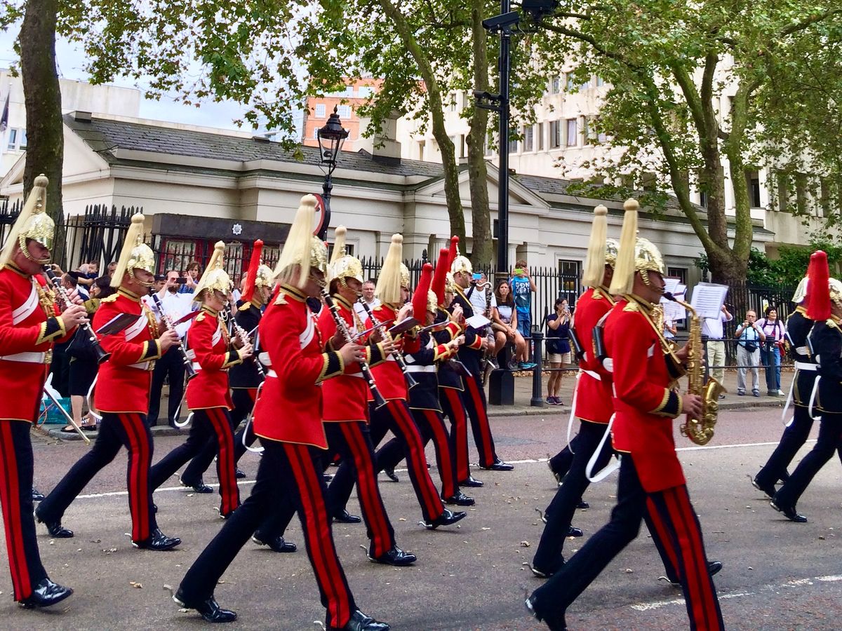 バッキンガム宮殿 | ロンドン 旅行の観光・オプショナルツアー予約