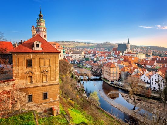 世界遺産チェスキークルムロフ＆ホラショヴィツェ 1日観光ツアー＜貸切／日本語／プラハ発＞