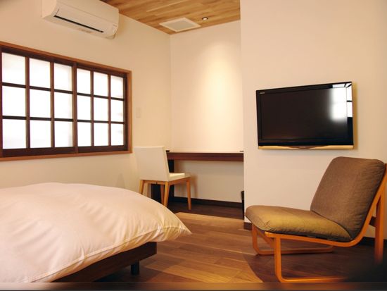 雪国を感じる古民家ホテル「ryugon」限定ドミトリールーム1泊2日とお手伝い体験 客室清掃やお皿洗いを手伝ってお得に宿泊＜素泊まり／ラウンジサービス付＞