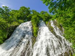 Hokkaido_Shiretoko_Oshinkoshin waterfall_AdobeStock_314185627