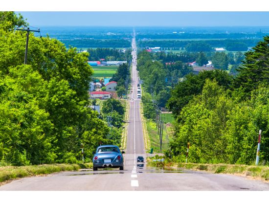Japan_Hokkaido_Shiretoko_Pixta_Tenni_tuzuku_michi