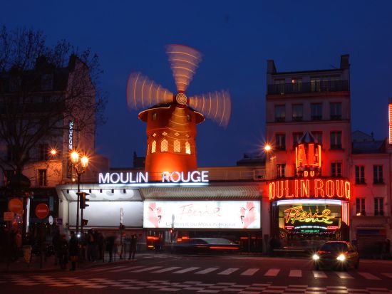 ムーランルージュ(Moulin Rouge) フレンチキャバレー　ディナーショーまたはドリンクショー＜往復ホテル貸切送迎付＞