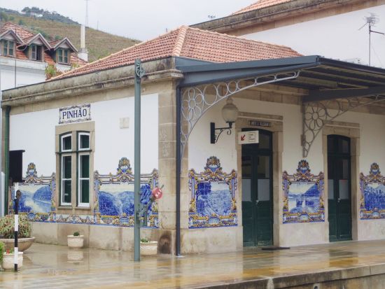 世界遺産ドウロ渓谷＆ポートワイン試飲　日帰りツアー ＜昼食付き／英語ガイド／ポルト発＞by Cityrama