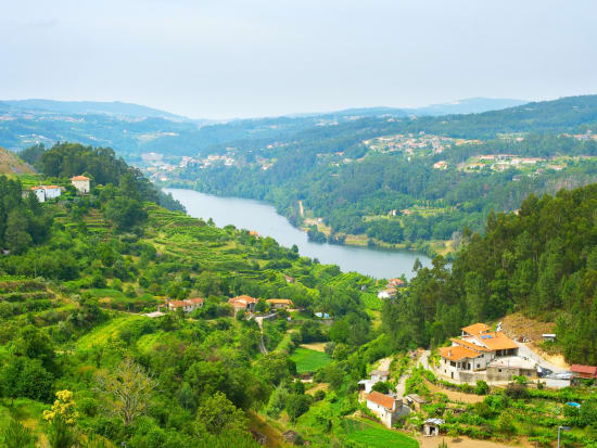 Portugal_Douro Valley_pixta_32126009_M