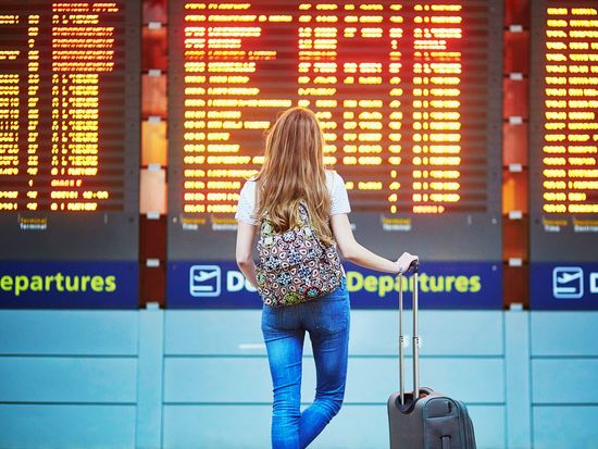 Airport_Flight_Schedule_shutterstock_587328371