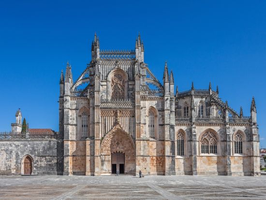 ファティマ＆バターリャ＆オビドス＆ナザレ　日帰り観光ツアー ＜英語ガイド／リスボン発＞by Cityrama