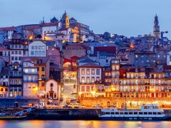 Portugal_Porto_pixta_29747207_M