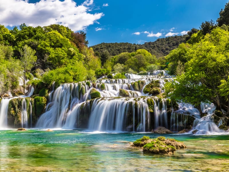 Croatia_Krka_Waterfalls_shutterstock_395232985